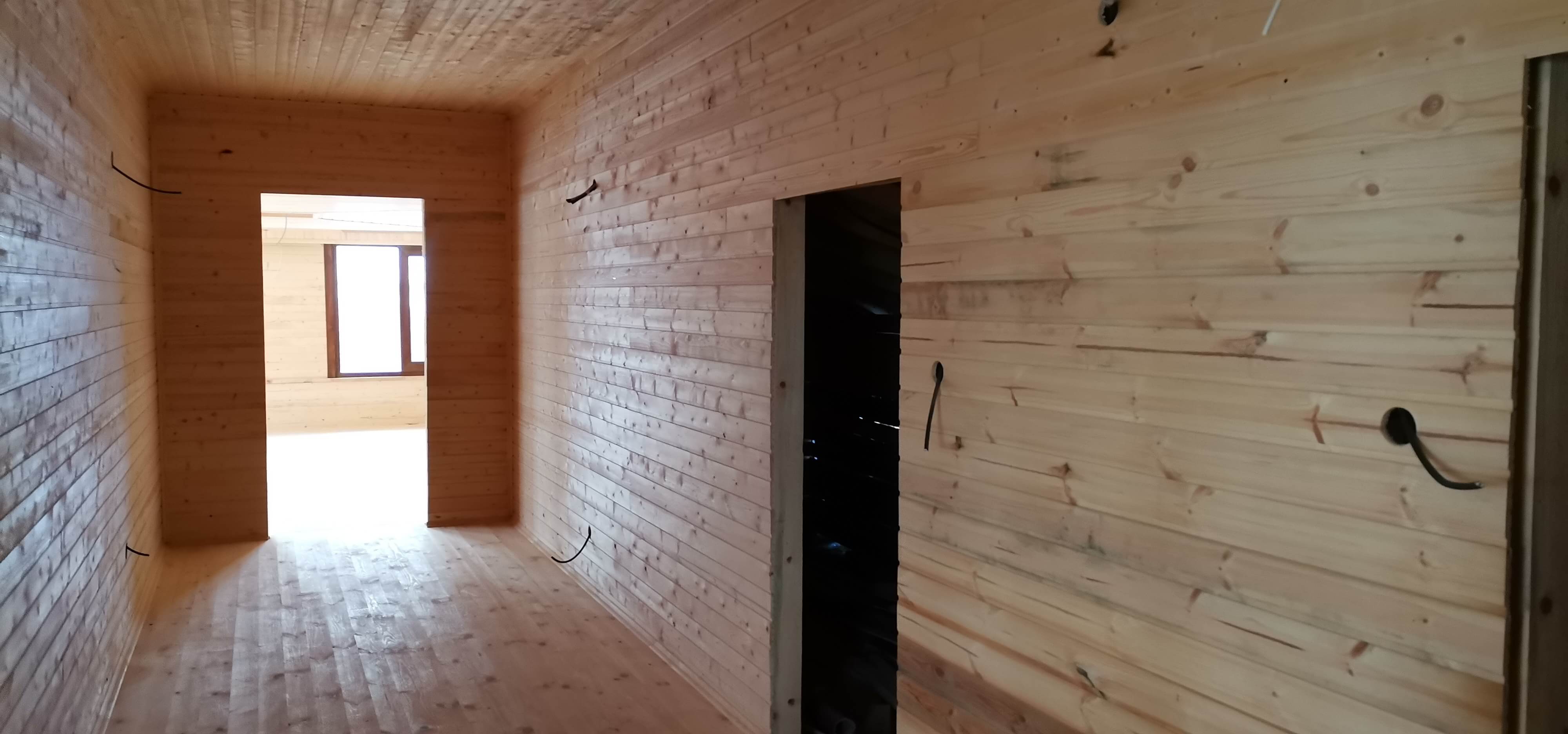 Ahşap döşeme koridor.